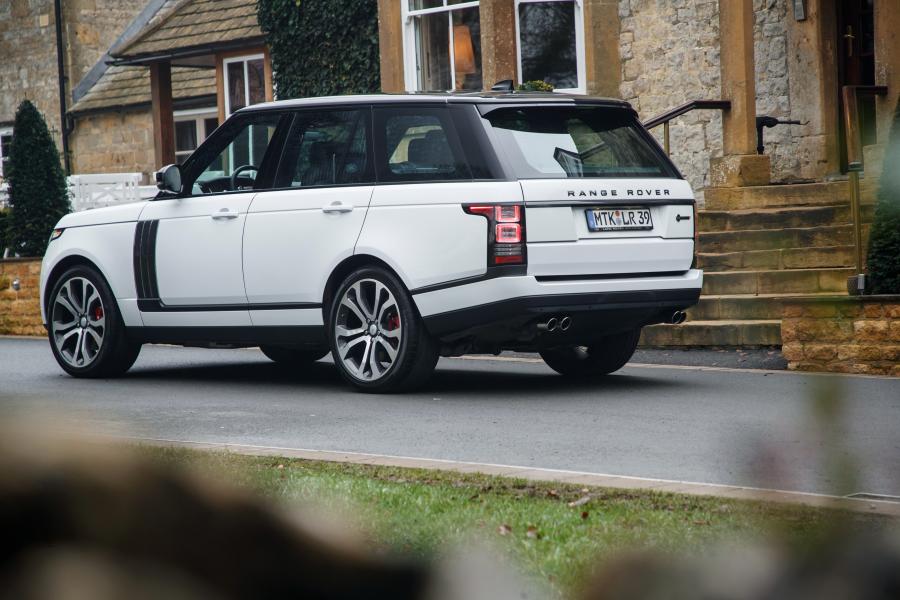  Land Rover Range Rover SVAutobiography Dynamic 2016 года  (фото 15 из 35)